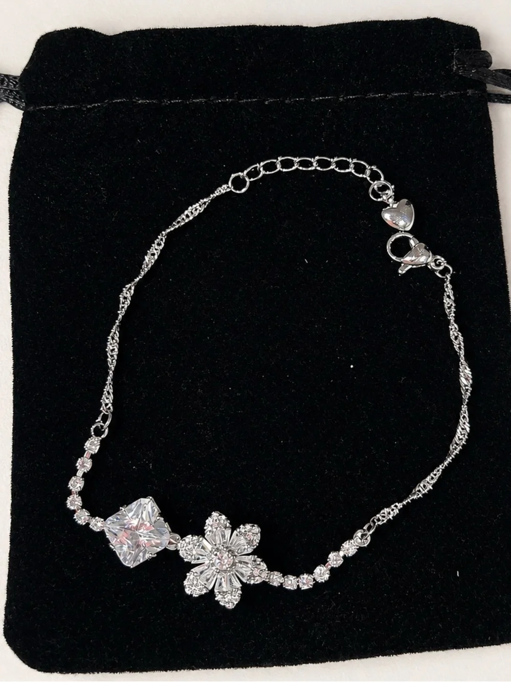 Elegant Silver Flower & Crystal Bracelet - Sparkling Silver Tone